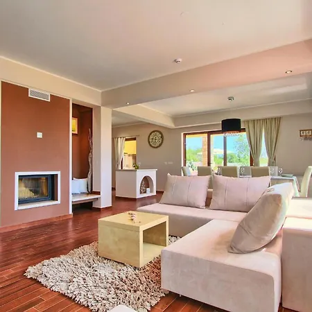 Yasmine Holiday home *