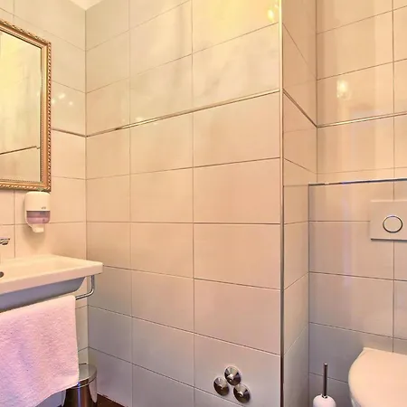 Yasmine 度假居 罗维尼