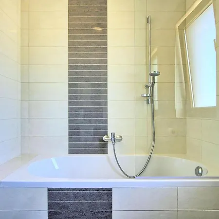 度假居 Yasmine 罗维尼