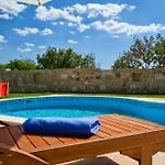 Yasmine Tatil Evi